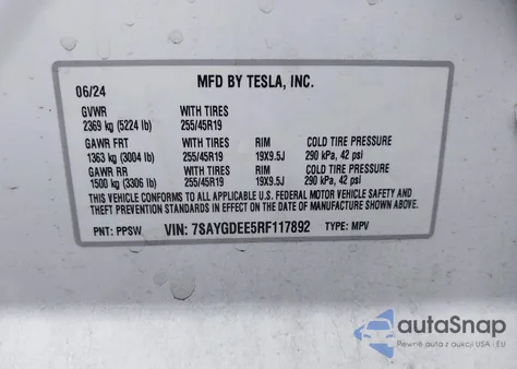 2024 Tesla Model Y Long Range Dual Motor All-Wheel Drive z USA, uszkodzony, nr VIN 7SAYGDEE5RF117892